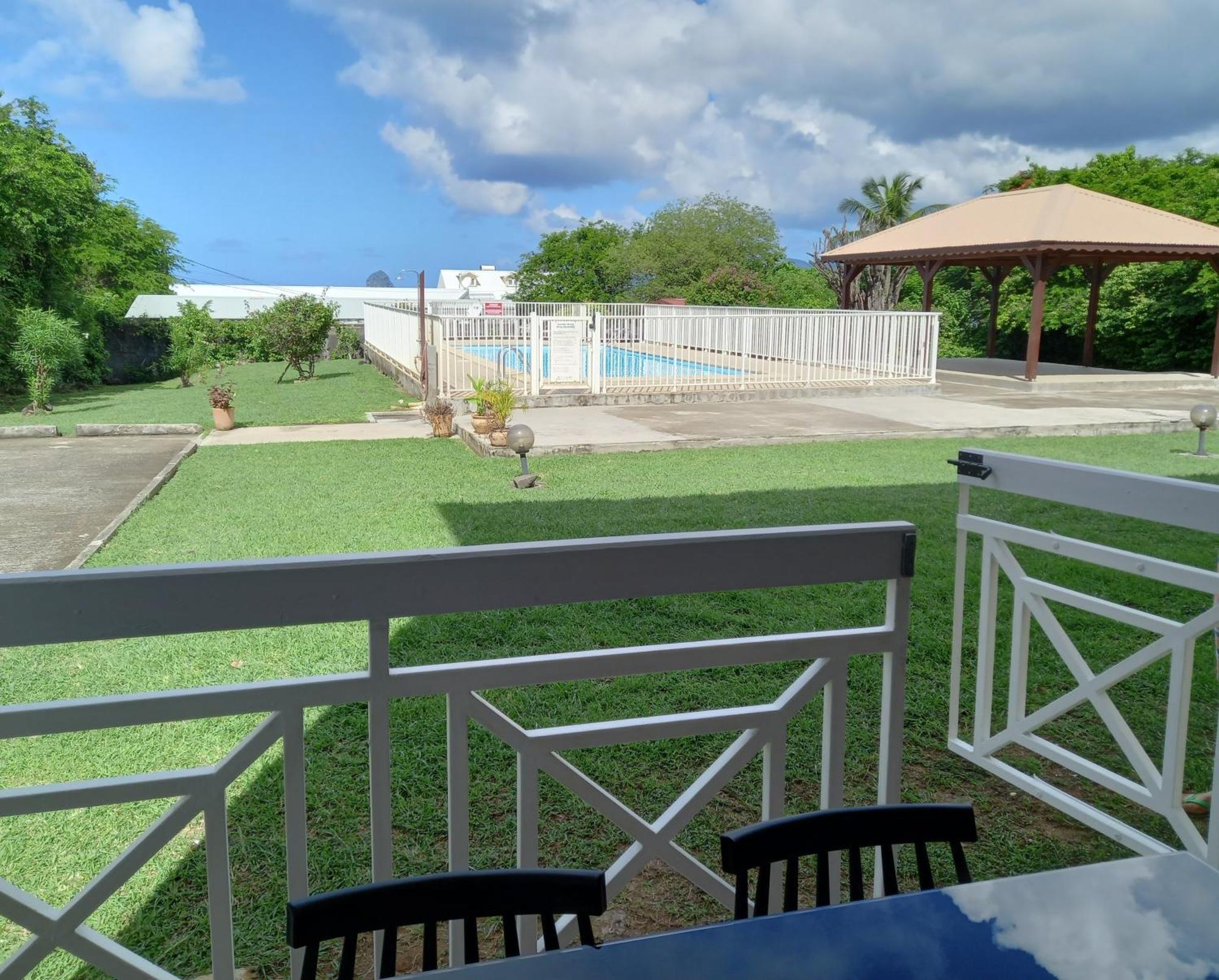 Appartement A Anse Mabouya En Rez De Jardin Avec Piscine A Proximite Des Plages Sainte-Luce Exterior foto